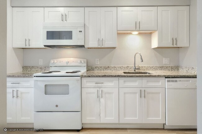 Building Photo - ****$500 OFF THE 1ST MONTH RENT Cozy 1 Bedroom Apartment