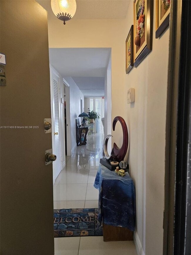 Foto del edificio - 1710 NE 191st St