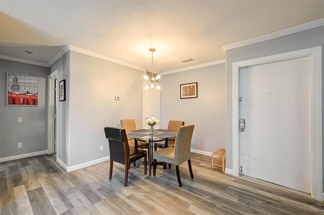 Foto del edificio - 8427 Hearth Dr