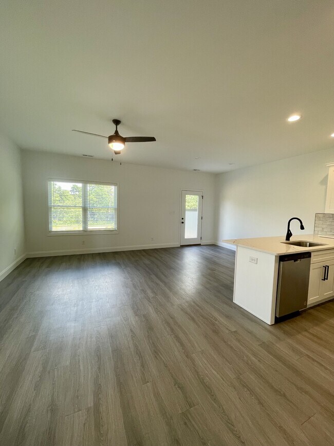 Foto del edificio - 136 Independence Ln