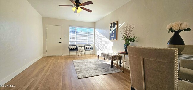 Building Photo - 1308 W Whitton Ave