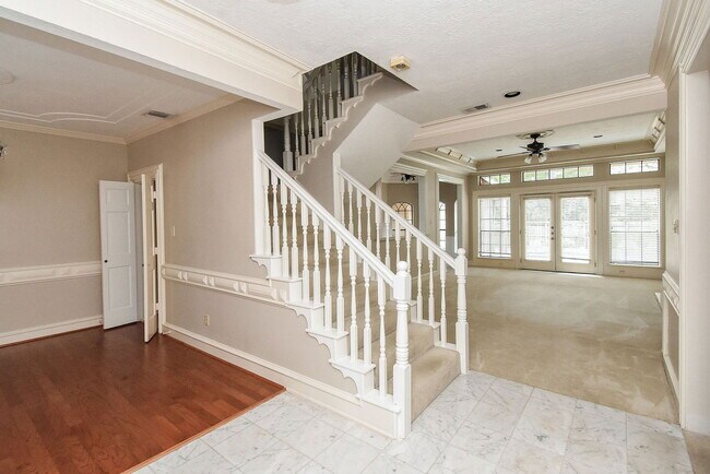 Foto del edificio - 127 Rush Haven Dr
