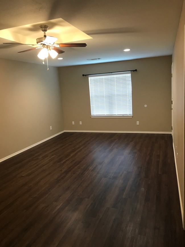 Foto del edificio - 4260 Castlegate Dr