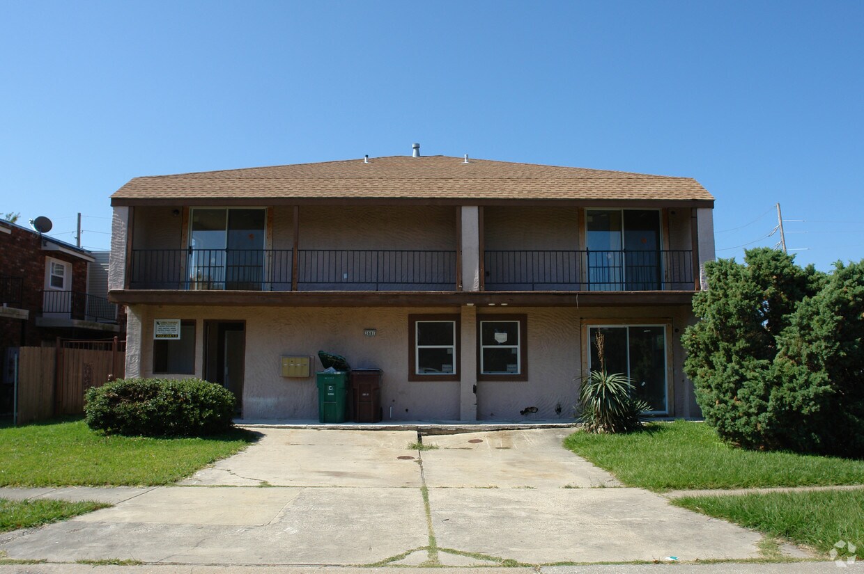Building Photo - 3681 Martinique Ave