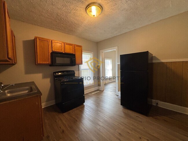 Foto del edificio - 1411-1413 N Pershing Ave