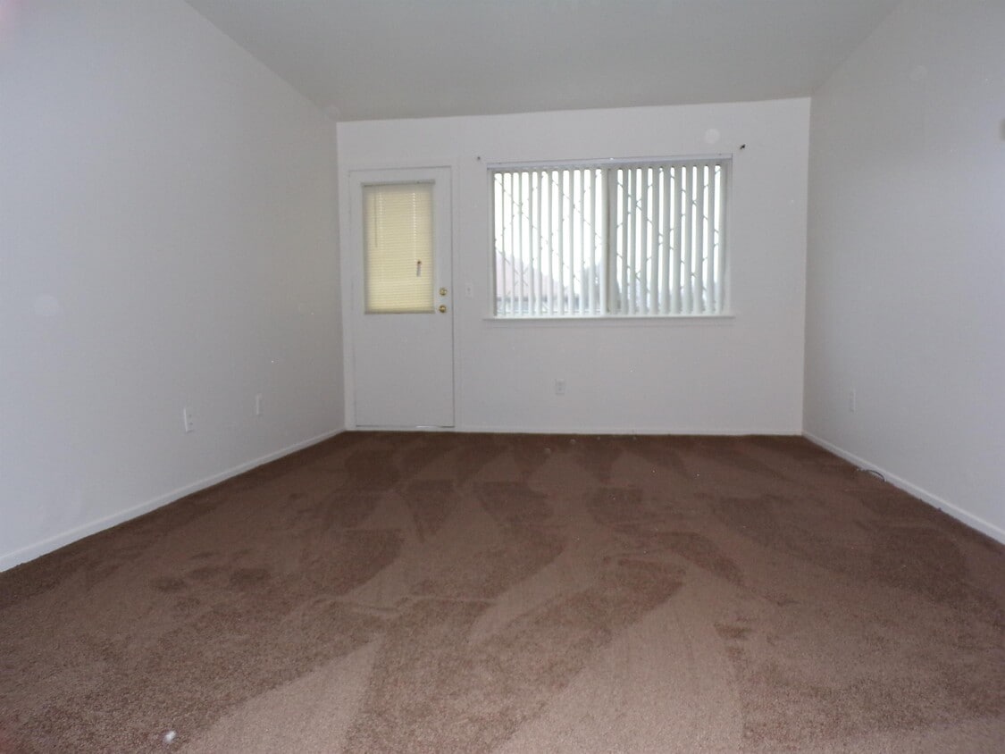 Photo - 3755 Heritage Pkwy (Dearborn, MI)