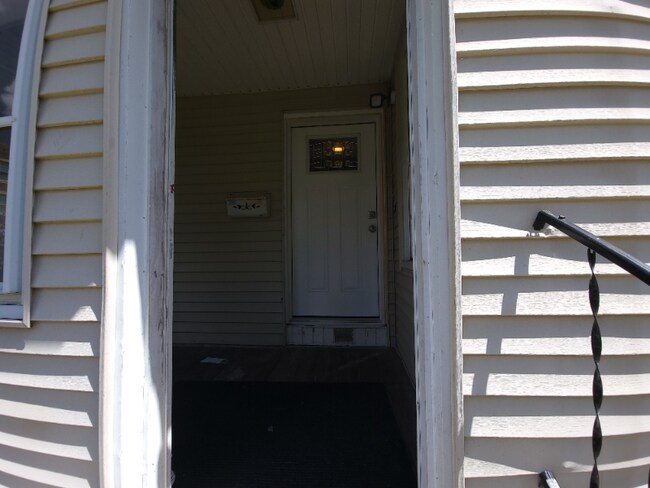 Building Photo - 30 Beacon Ave