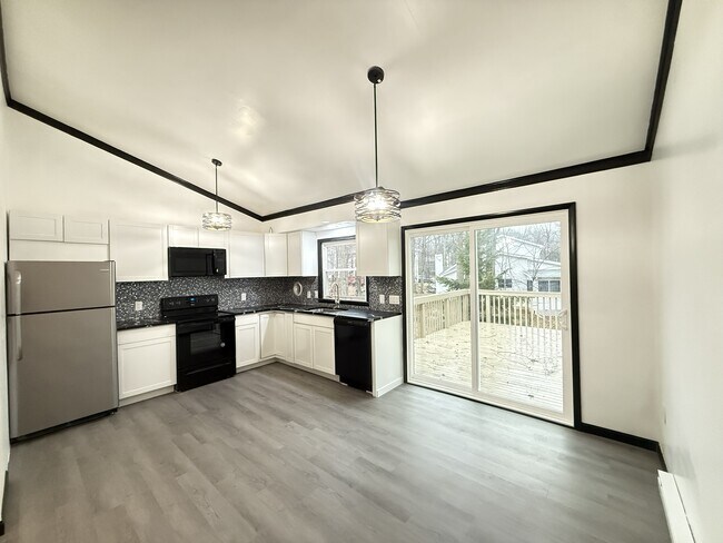 Building Photo - 8066 Red Squirrel Dr