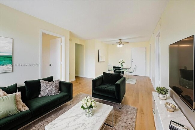 Foto del edificio - 4801 NW 7th St