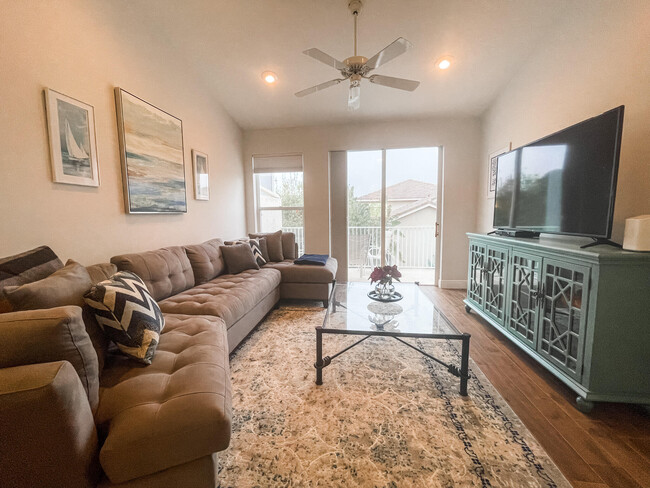 Foto del edificio - 8402 Mulligan Cir