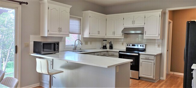 Foto del edificio - 5004 W 156th St
