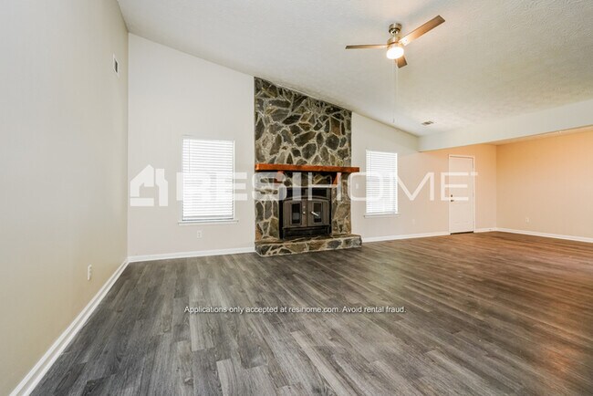 Foto del edificio - 935 River Glen Pl