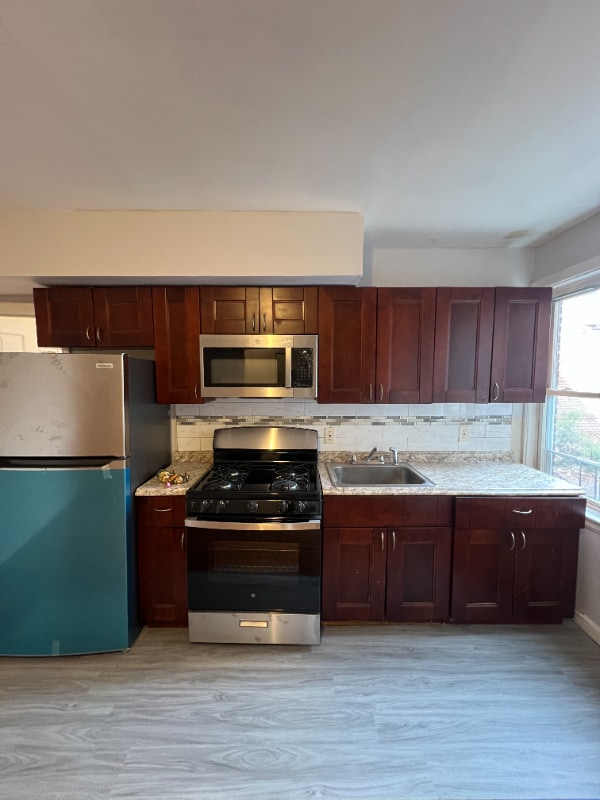 Foto del edificio - 166 Chancellor Ave