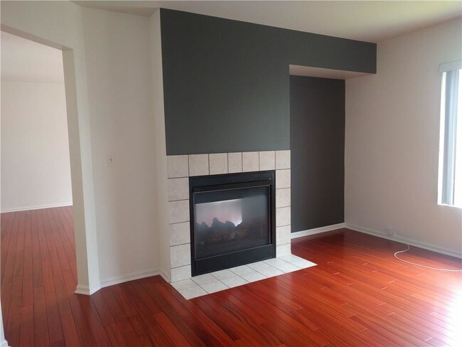 Building Photo - 6959 Edgewater Dr