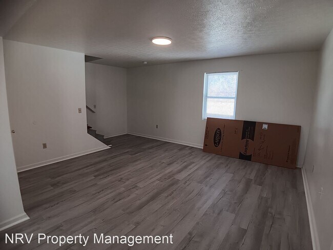 Foto del edificio - 4 br, 3.5 bath House - 270 Wakeman Court