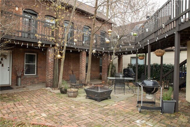 Foto del edificio - 1779 Fulton Rd