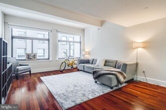 Building Photo - 1500 Chestnut St