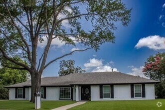 Building Photo - 2805 Westwood Dr