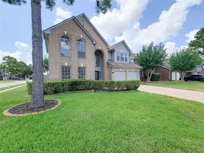 Building Photo - 17403 Canyon Knoll Dr
