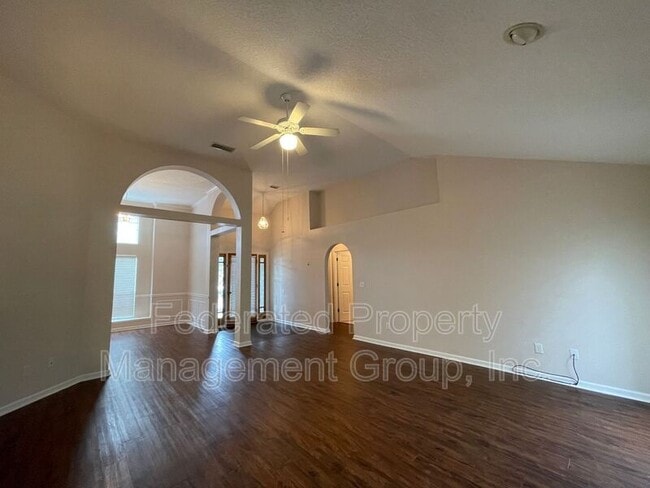 Foto del edificio - 3032 Bluejack Court