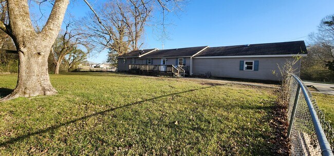 Building Photo - 991 Co Rd 1367