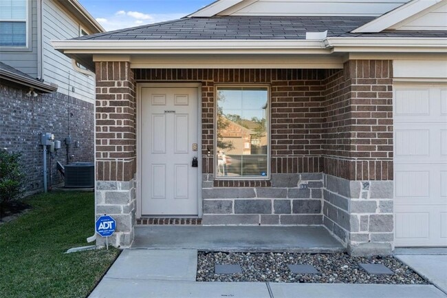 Building Photo - 14428 Sugar Pines Dr