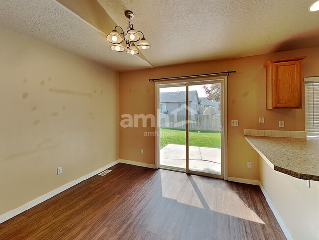 Building Photo - 11603 Shelburne St