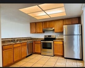 Building Photo - 4828 W Orangewood Ave