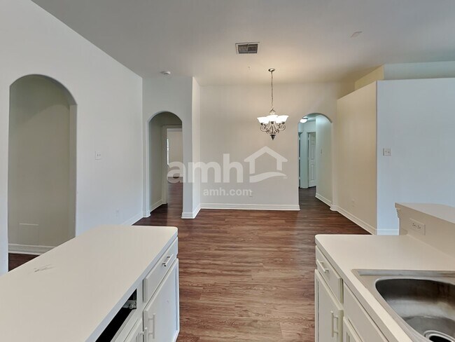 Foto del edificio - 19072 Hammer Ln