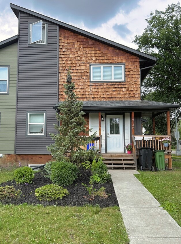 Primary Photo - 10509-10122 122 Ave NW