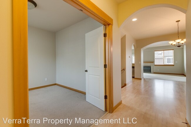 Building Photo - 3 br, 2.5 bath House - 24024 40th Ave SE