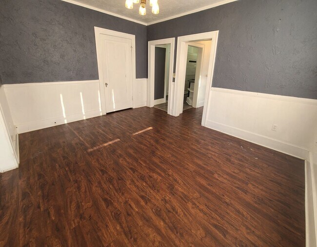 Building Photo - Duplex in the heart of historic NW OKC!
