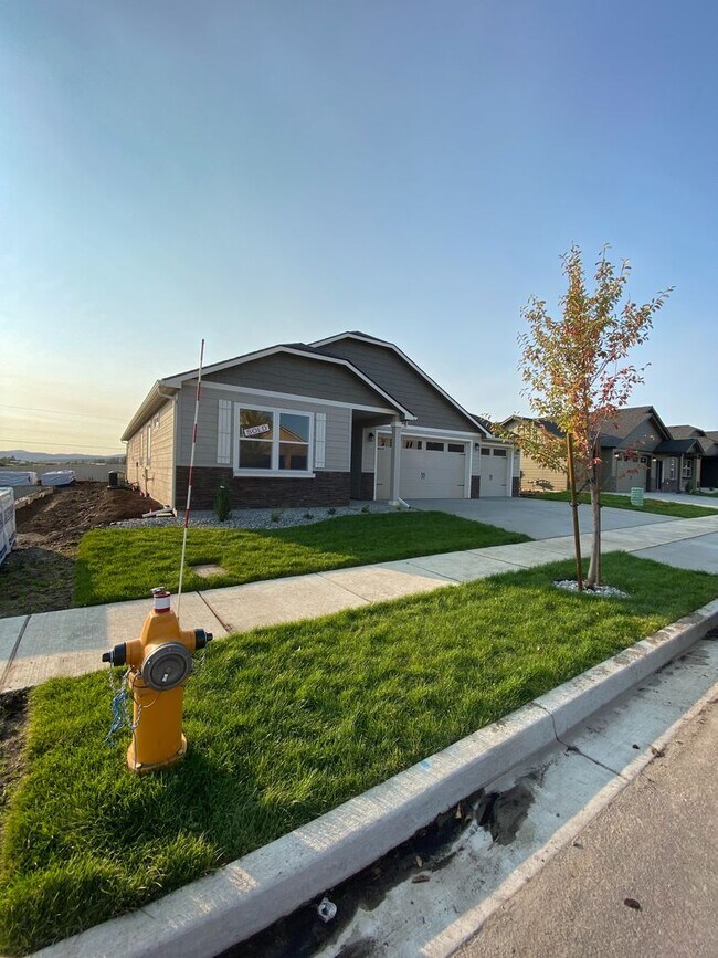 Building Photo - 4094 N Arrowleaf Ln