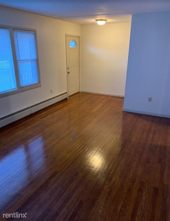 Building Photo - 2 br, 1 bath Duplex - 3180 60th St SE