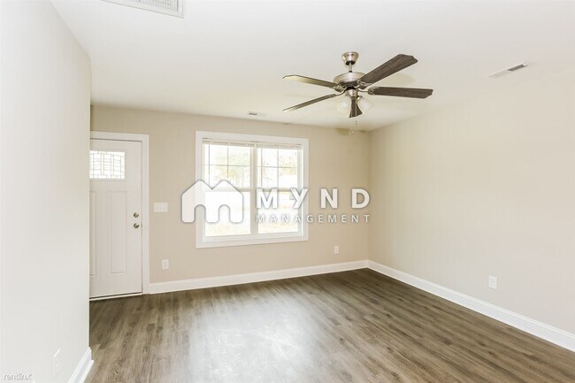Foto del edificio - 3 br, 2 bath House - 3133 Roberta Rd