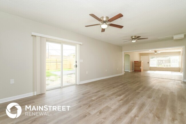 Foto del edificio - 114 N Meteor Ave