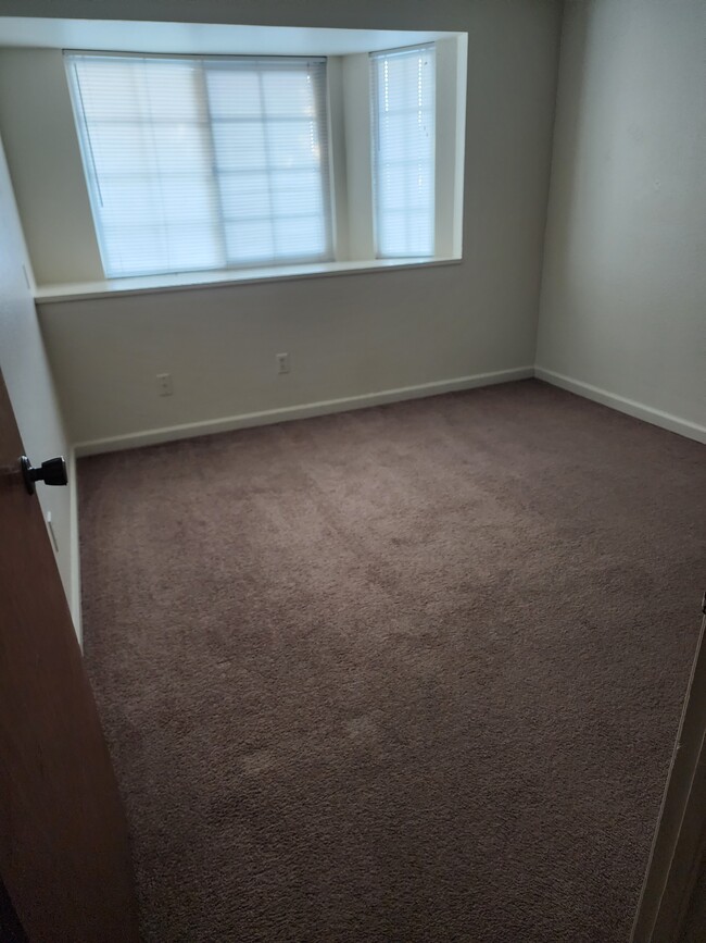 Building Photo - 1554 Mallard Ct