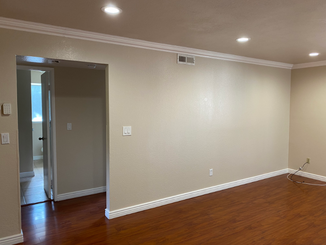 Foto del edificio - 3060 Shadow Springs Pl