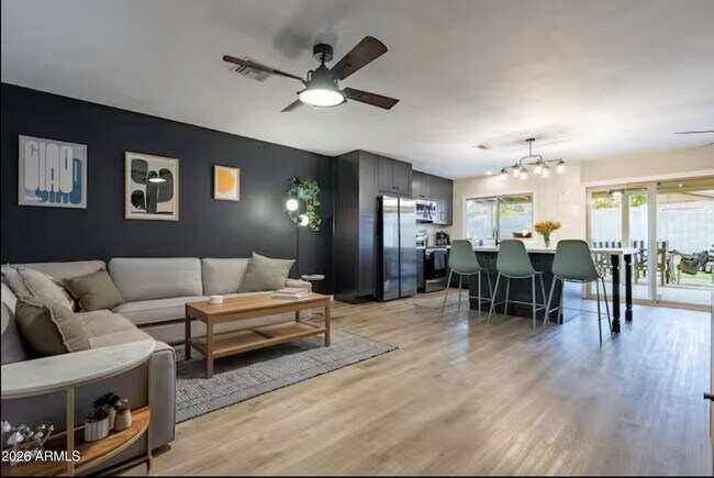 Building Photo - 2506 E Aster Dr