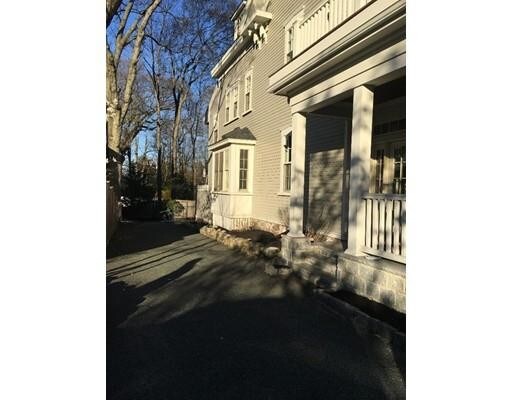 Primary Photo - 85 May St