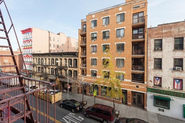 Building Photo - 42 Avenue B