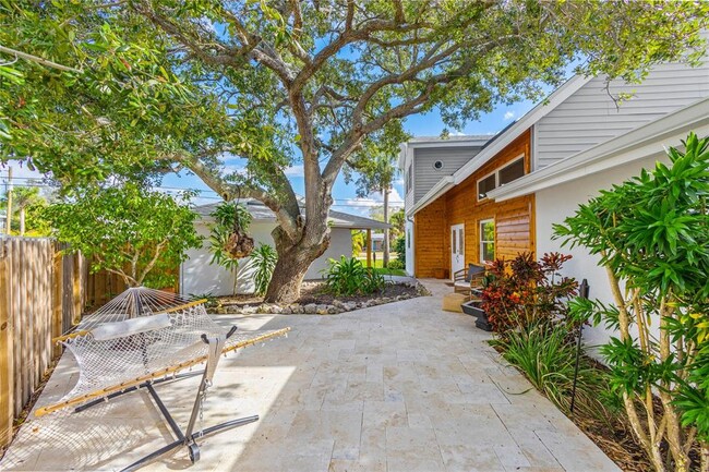 Building Photo - 430 Island Cir