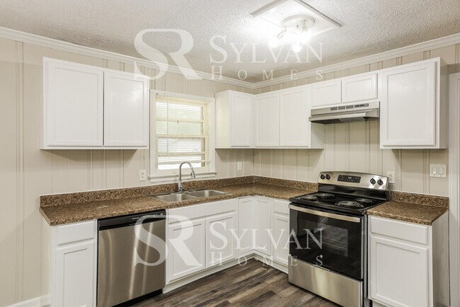 Foto del edificio - 6111 Thunderwood Rd