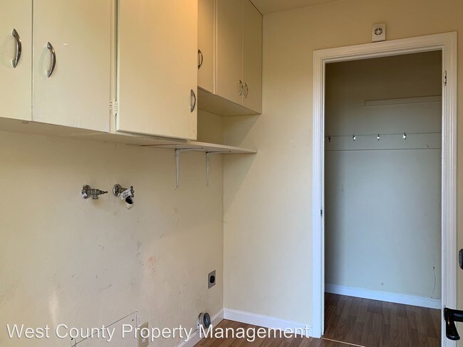 Building Photo - 2 br, 1 bath House - 4540 Maddocks Rd