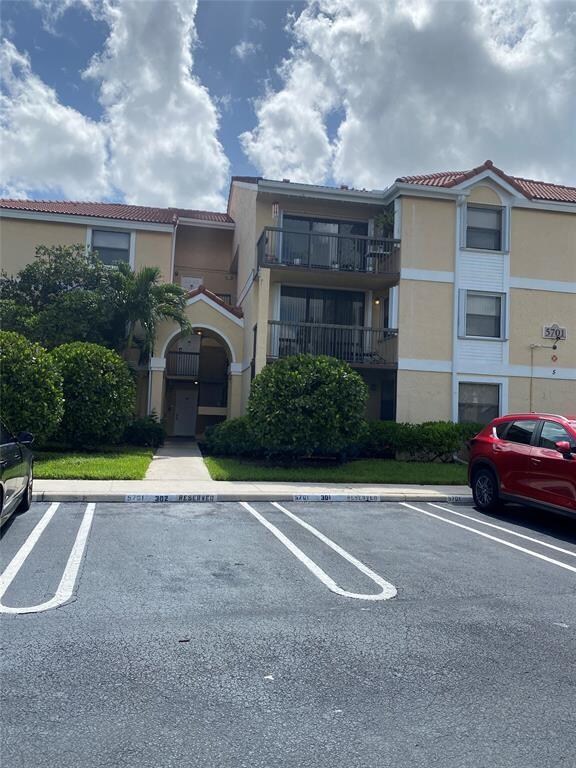 Foto del edificio - 5701 Riverside Dr