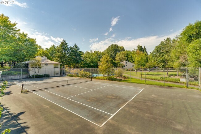 Building Photo - 10320 SW Trapper Terrace