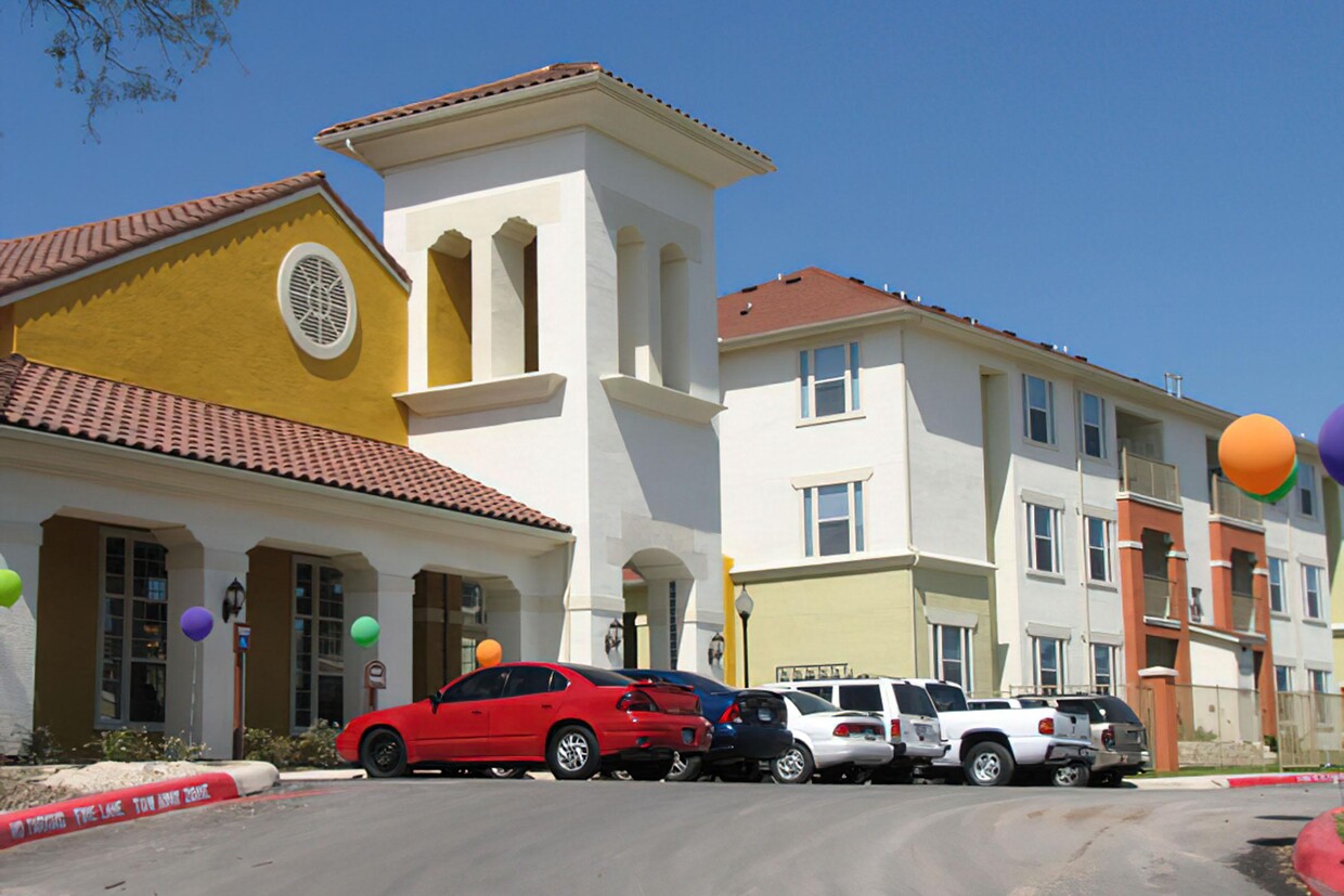 Costa Mirada Apartments