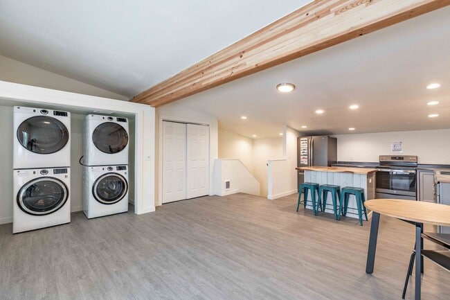 Building Photo - 314 S Asbury St