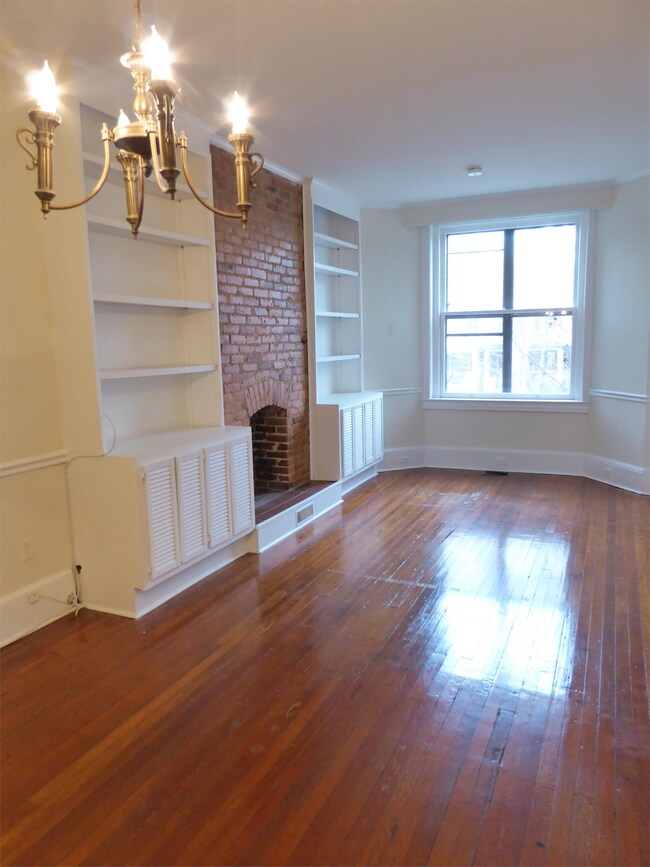 Building Photo - 1836 Ingleside Terrace NW