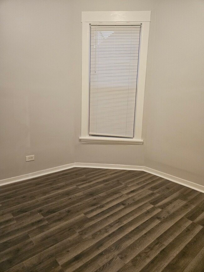 Foto del edificio - 3327 W Evergreen Ave